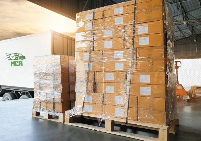 Moving company Abilene preparing cargo for international relocation services